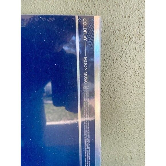 ColdPlay Moon Music Vinyl SIgned Card New Sealed Chris Martin Great Xmas Present - Picture 6 of 6